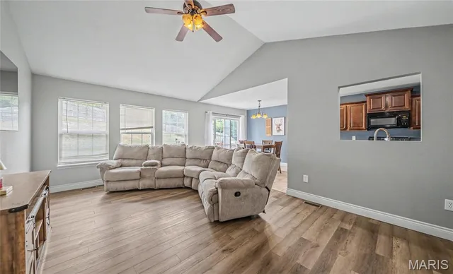 Primary bedroom — 190 Settlers Pass Waynesville Missouri real estate