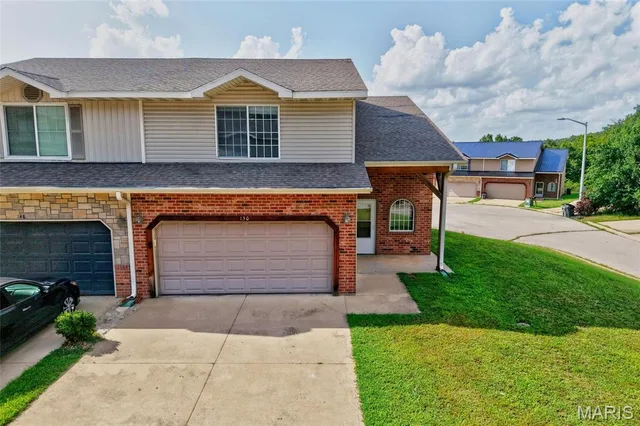 150 Hickory Ridge Drive, St Robert MO