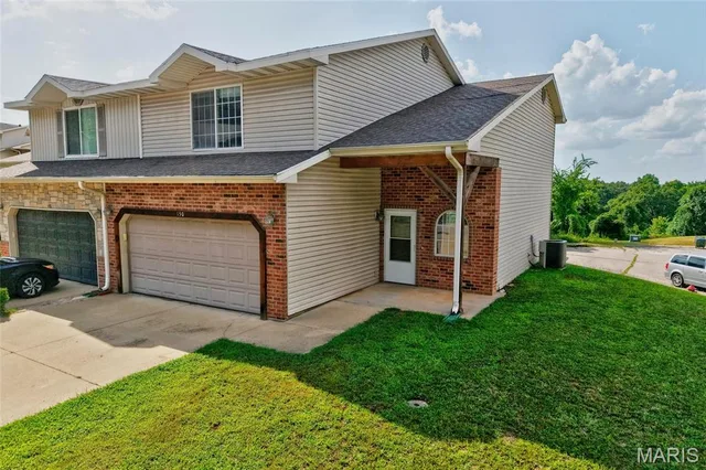 Front exterior — 150 Hickory Ridge Drive St Robert Missouri real estate