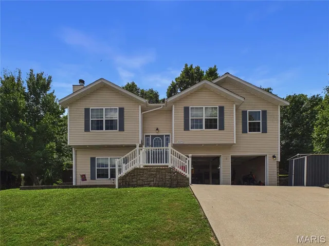 21079 Hideaway Lane, St Robert MO