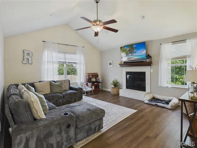 Living room — 21079 Hideaway Lane St Robert Missouri real estate