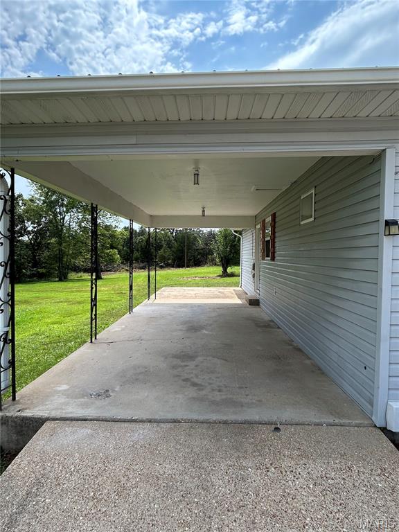 Kitchen — 813 W 4th Street Dixon Missouri real estate
