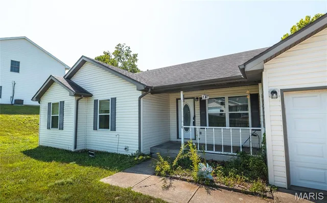 Front exterior — 162 Sawmill Road St Robert Missouri real estate