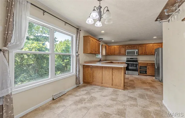 Primary bedroom — 162 Sawmill Road St Robert Missouri real estate