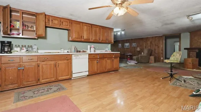 Living room — 13994 Highway C Licking Missouri real estate