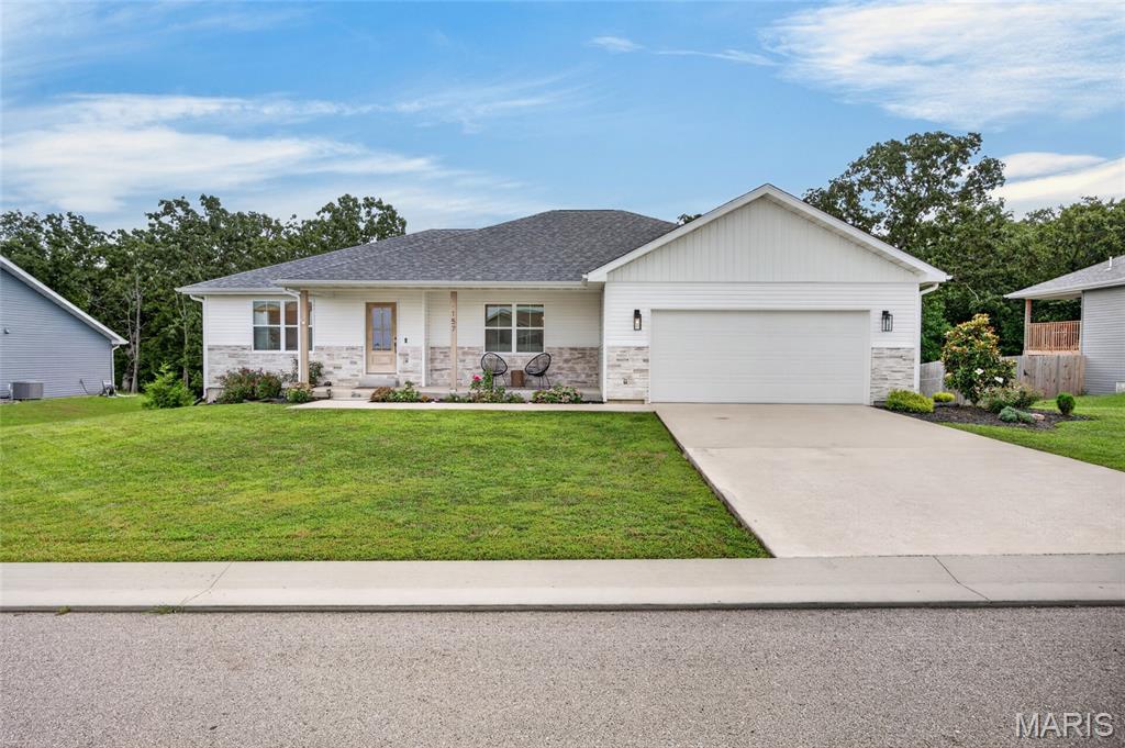 157 Mesa Drive Waynesville Missouri 5 bedroom 3 bathroom home for sale listed at $417,500