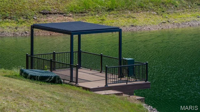 Living room — 2728 Flucom Road De Soto Missouri real estate