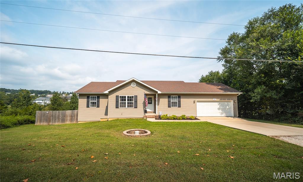 111 Lyle Curtis Circle Waynesville Missouri 3 bedroom 2 bathroom home for sale listed at $265,000