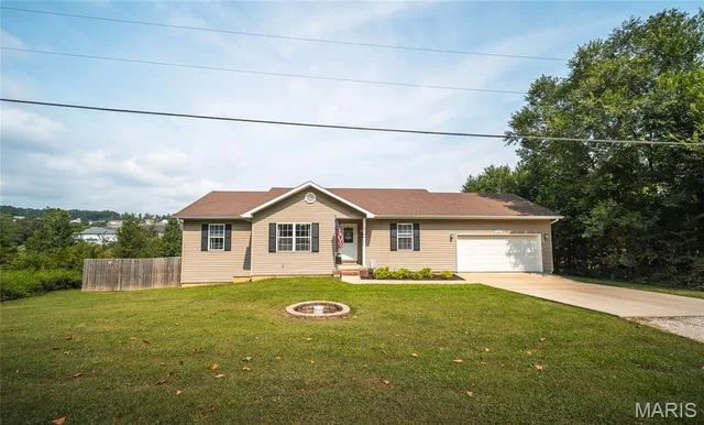 111 Lyle Curtis Circle, Waynesville MO
