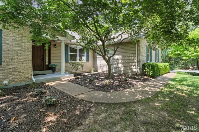 Front exterior — 279 Fawn Ridge Lane Hillsboro Missouri real estate