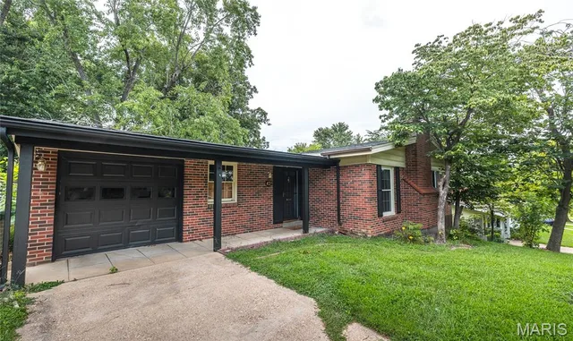 Front exterior — 43 Johnson Drive Rolla Missouri real estate
