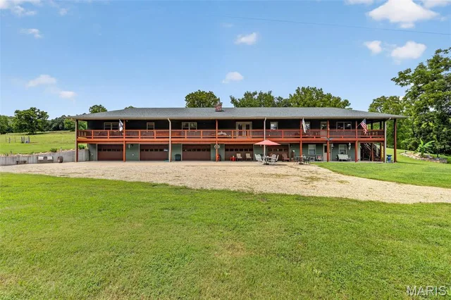 267 Johns Lane, Chamois MO