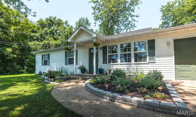 Front exterior — 528 Christine Street St James Missouri real estate