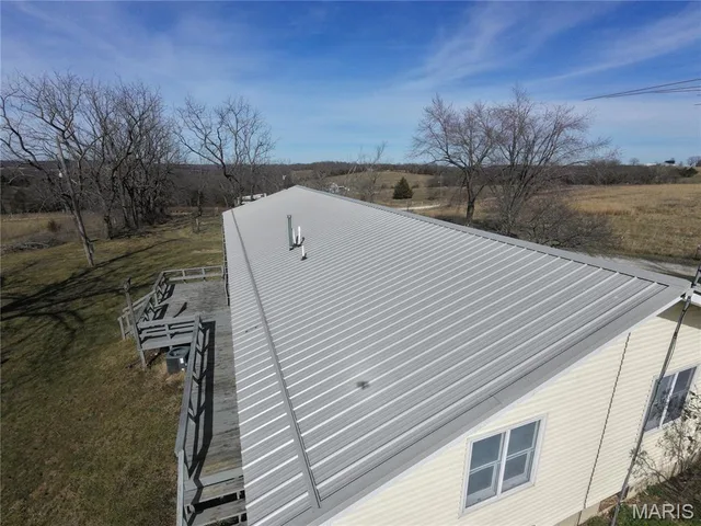 Primary bedroom — 5415 Highway M Mountain Grove Missouri real estate