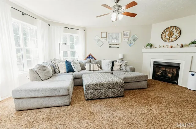 Living room — 18943 Highway Y Dixon Missouri real estate