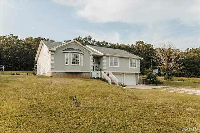 120 Sweet Valley Circle, Crocker MO