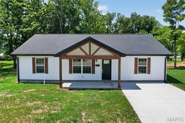 535 Hayes Street, Lebanon MO
