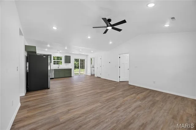 Primary bedroom — 535 Hayes Street Lebanon Missouri real estate