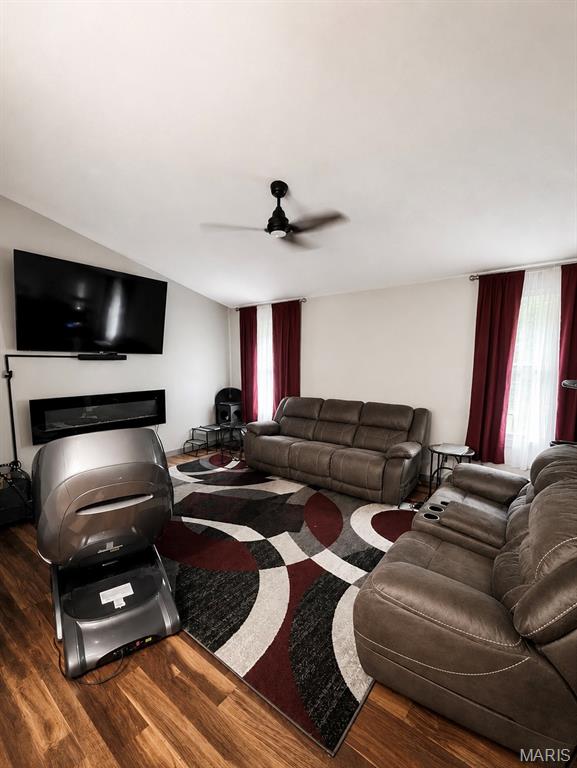 Living room — 31351 Osborn Drive Lebanon Missouri real estate