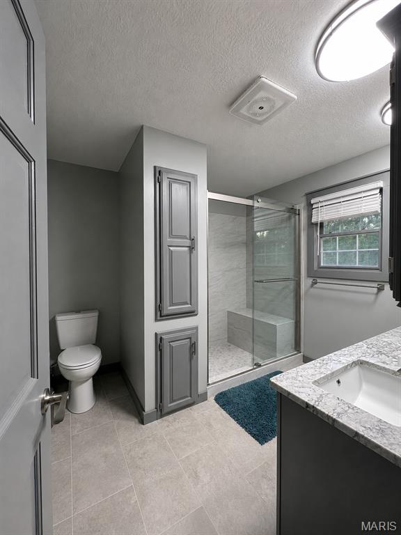 Primary bedroom — 31351 Osborn Drive Lebanon Missouri real estate