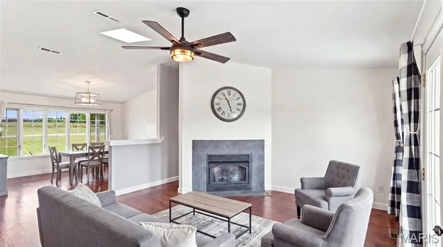 Kitchen — 12598 Bell Road Roby Missouri real estate