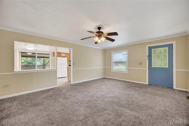 Living room — 25475 Richard Lane Waynesville Missouri real estate