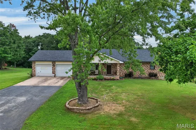 Front exterior — 23301 Rainbow Lane Waynesville Missouri real estate