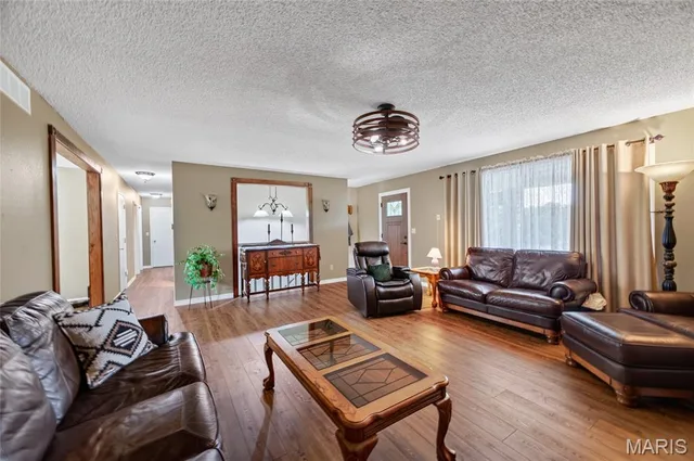 Primary bedroom — 23301 Rainbow Lane Waynesville Missouri real estate