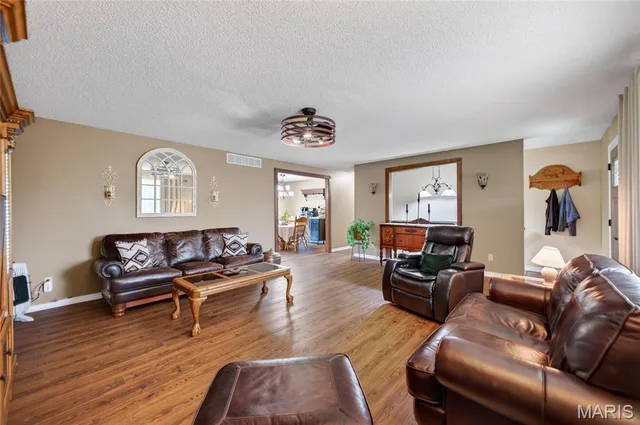 Primary bedroom — 23301 Rainbow Lane Waynesville Missouri real estate