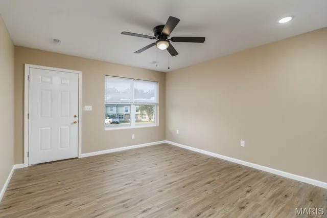 Primary bedroom — 468 Knight Street Lebanon Missouri real estate