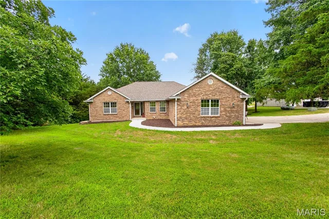 5685 Sing Drive, Columbia MO real estate
