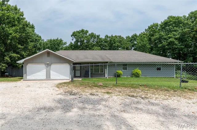 14423 Tailor Road, St Robert MO