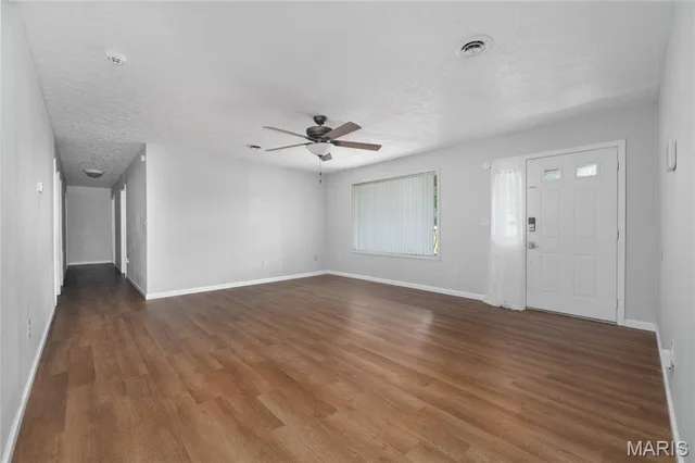 Primary bedroom — 14423 Tailor Road St Robert Missouri real estate