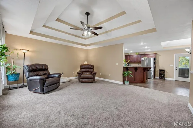 Living room — 20152 Helios Lane St Robert Missouri real estate