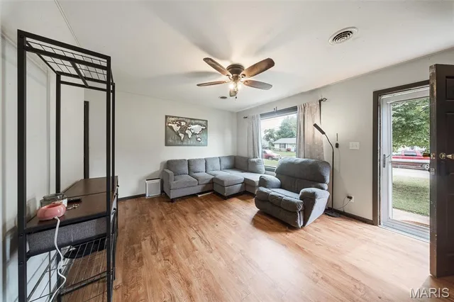 Primary bedroom — 5 King Drive Rolla Missouri real estate