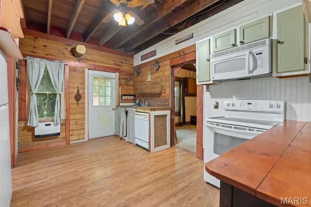 Primary bedroom — 15 Penrod Lane McKittrick Missouri real estate