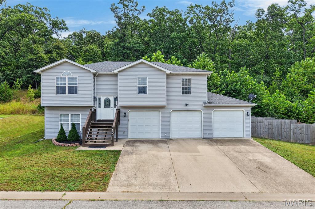 100 Jessika Payne Waynesville Missouri 4 bedroom 3 bathroom home for sale listed at $279,900