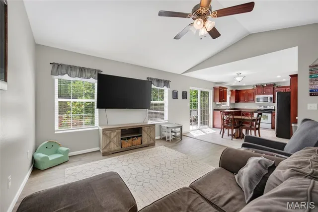 Primary bedroom — 100 Jessika Payne Waynesville Missouri real estate