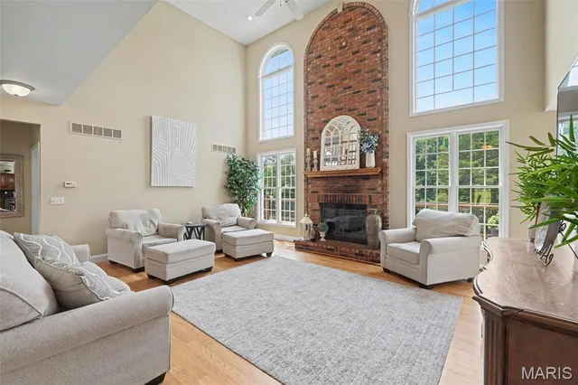 Living room — 22628 Doe Haven Warrenton Missouri real estate