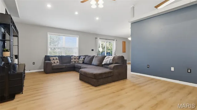 Primary bedroom — 20967 Lacombe Road Waynesville Missouri real estate