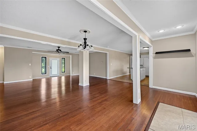 Primary bedroom — 157 Keepsake Road Stoutland Missouri real estate