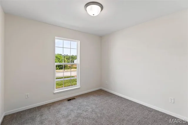 Living room — 2207 Heatherfield Drive Rolla Missouri real estate