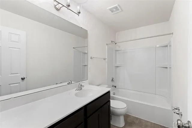 Kitchen — 2207 Heatherfield Drive Rolla Missouri real estate