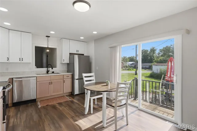 Kitchen — 201 Greenwich Avenue Eldon Missouri real estate