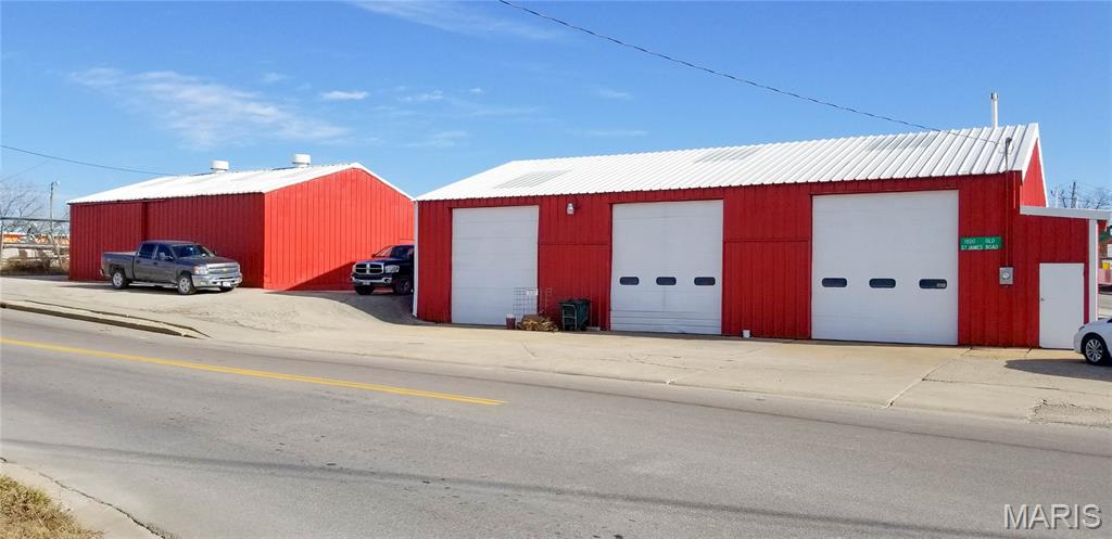 1800 & 1850 Old St James Road Rolla Missouri home for sale listed at $399,500
