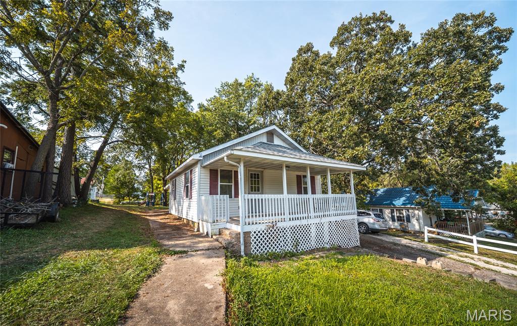 205 9th Street Crocker Missouri 2 bedroom 1 bathroom home for sale listed at $125,000