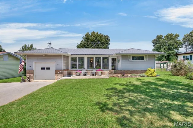 Front exterior — 365 Fairfax Drive Lebanon Missouri real estate