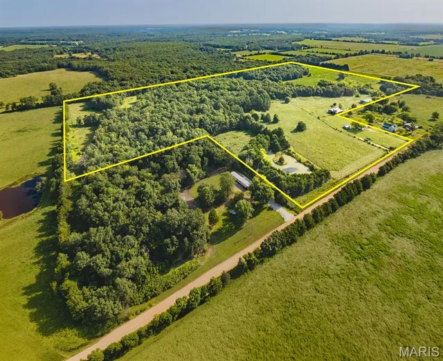 22307 County Road 450, Vichy MO