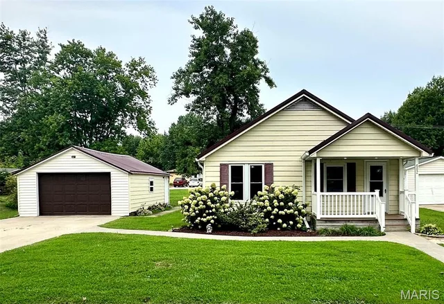 Front exterior — 602 S Taylor Avenue Belle Missouri real estate