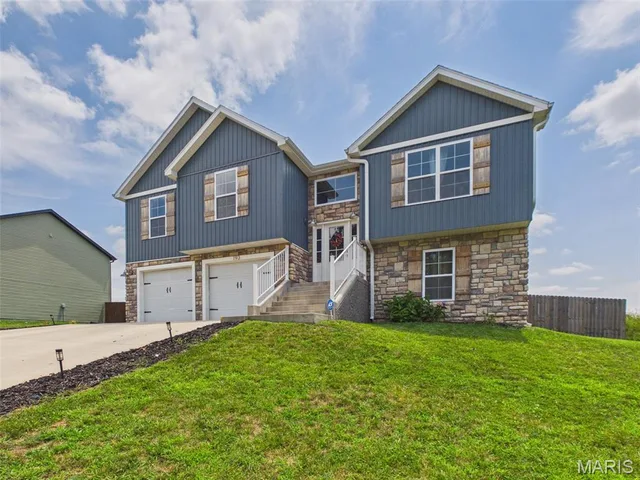 Front exterior — 193 Majestic Waynesville Missouri real estate